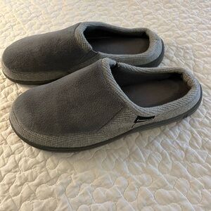 Isotoner Gray Loafers Slippers Comfortable Design